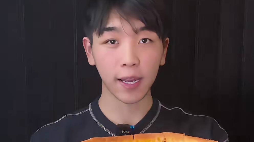 山东滕州披萨挑战！吃完一张免单 两张奖励500元！ #今天吃啥 #吃货日常 #美食volg #免单挑