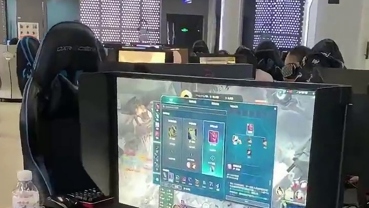 最近沉迷游戏，竞潮玩网吧是我的最爱！包间4080/70包间，键盘敲击声仿佛奏响一曲激情的交响乐，每次