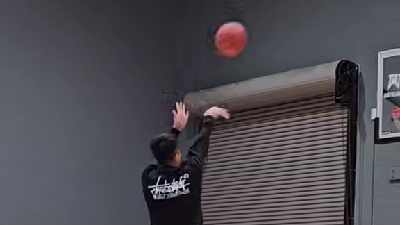 #篮球 #篮球技巧教学 在USA的训练让我学到了好几个小技巧，我得多拍几个细节！