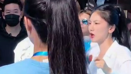 李现空降广州出席活动，现场人气高引发围观 #李现