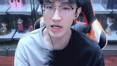 啥？蔡哥一个人把拍卖包了？ 