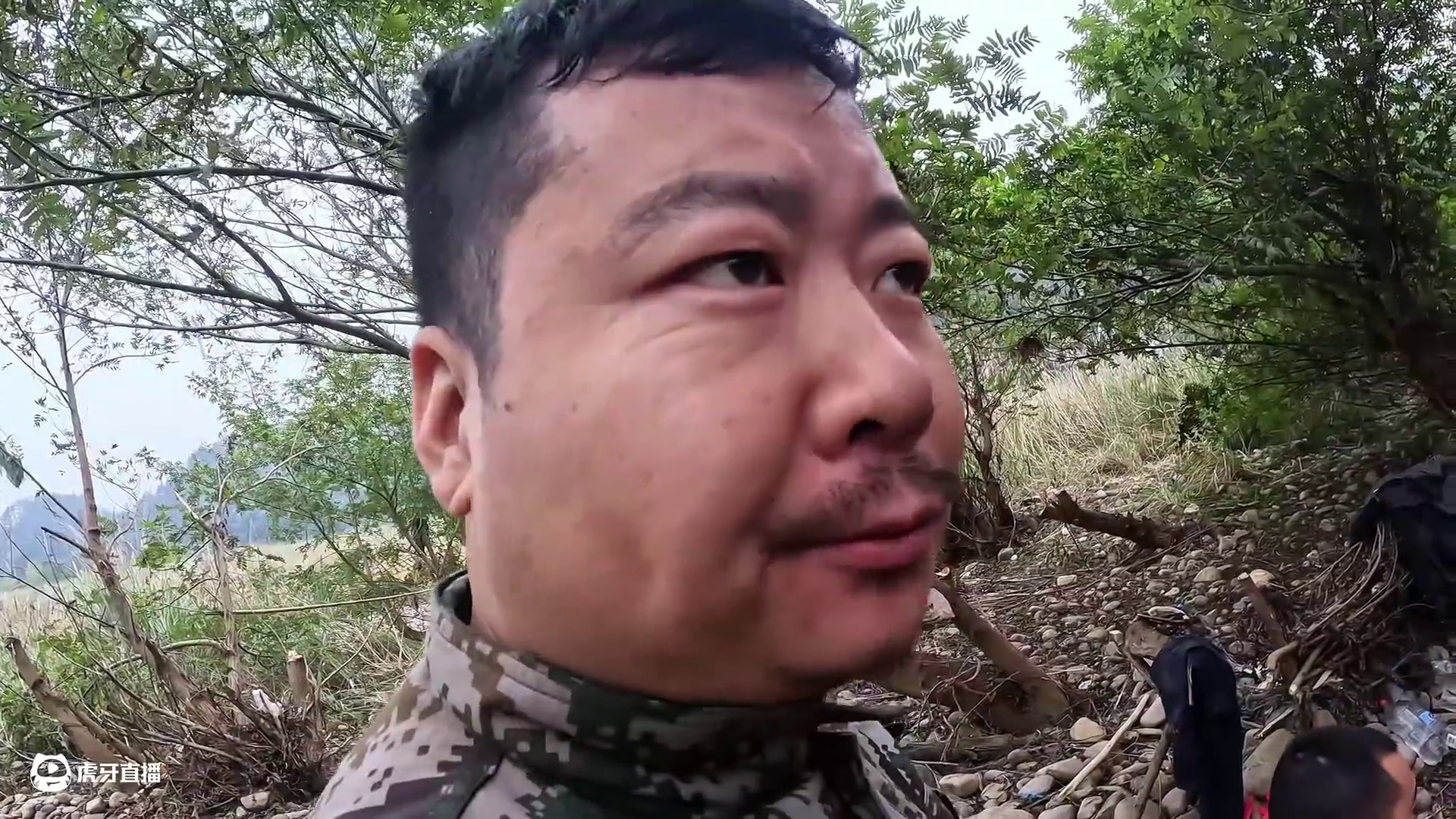 南斗部落的鸡，被谁迫害了？ 老六荒野  第二季  徒手狩猎  【17天-18天合集】#荒野求生 #野