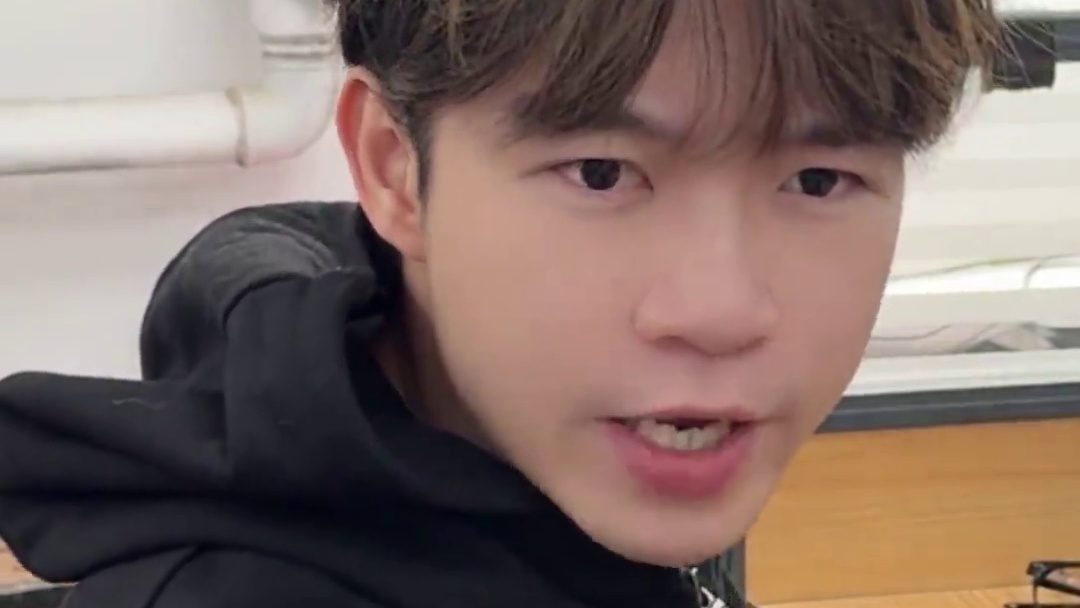 原来只有我靠工资生活