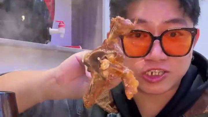 萧山居然还有这么便宜的物价！68羊蝎子加烧烤！两三个人都可以吃#一口就被惊艳到的美食#心动周末#周末