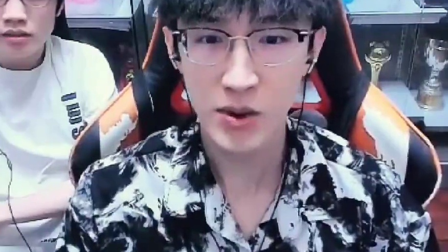 喜提第一但是...... 