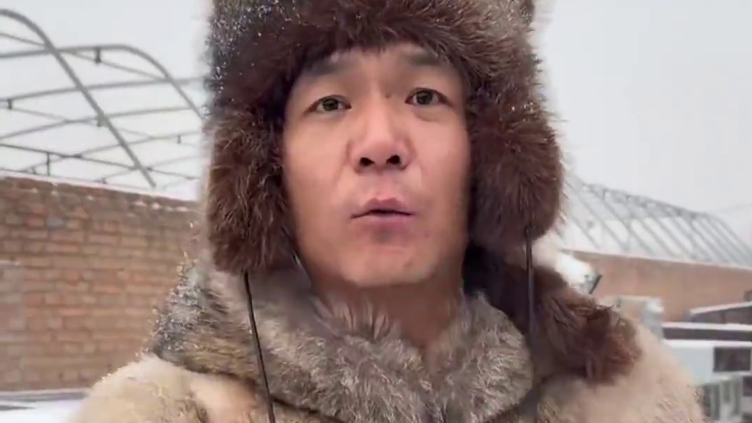潘宏才是真的爱狗！！#潘宏 #潘宏爱玩狗 #潘宏园区 #柯基 #爱狗
