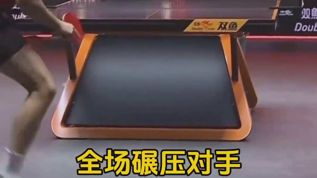 恭喜王楚钦4比1达科挺进决赛，最后一声怒吼让人泪目，离场还主动把垃圾带走，还不忘和观众摆手，太暖了。