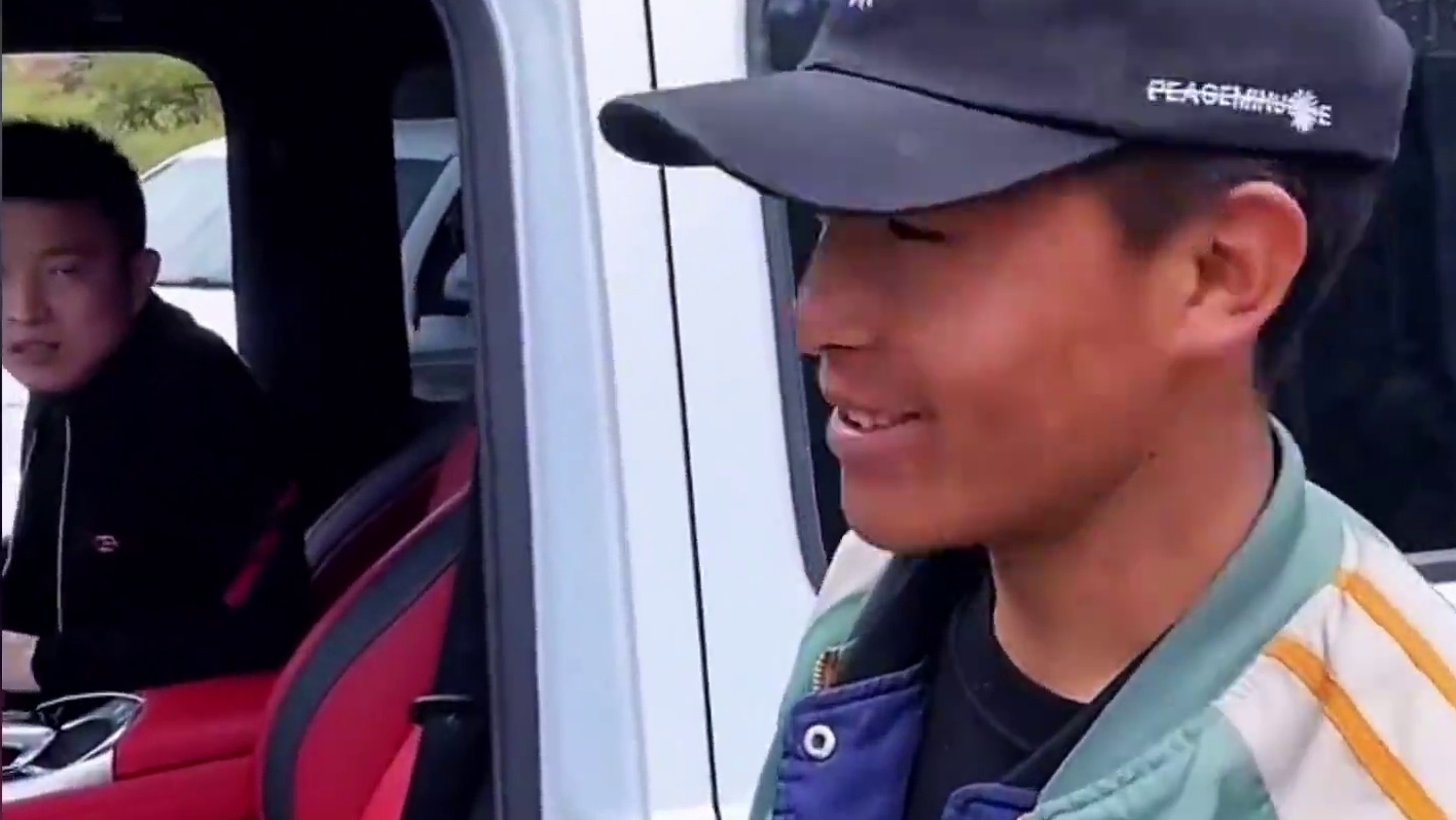 你觉得谁赚谁亏了呢？#牦牛 #汽车 #西藏