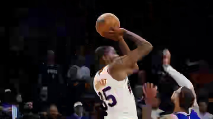 好好好，都复出对吧，湖人确实是nba最好的医生 赛前杜兰特在接受采访时谈到这次受伤的原因：“那天在对