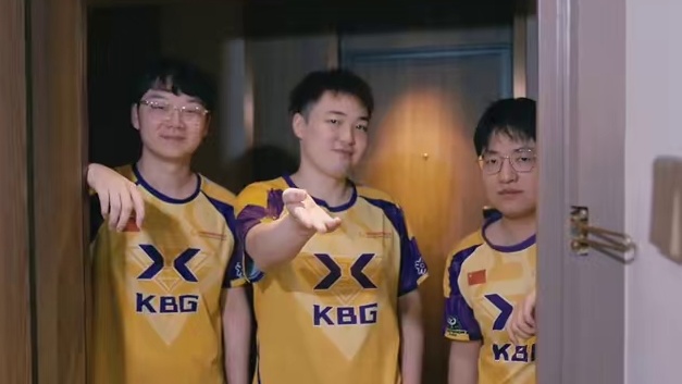 KBG战队整装待发，集结变装你被帅到了吗？#决胜巅峰全球电竞 #决胜巅峰世界总决赛 #中国战队亮相世