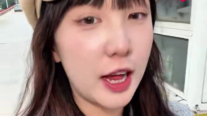 10块钱一碟的生猛海鲜？直接放进粥底涮着吃？广东人过冬，有自己的火锅~#南北方过冬整活大PK #冰雪