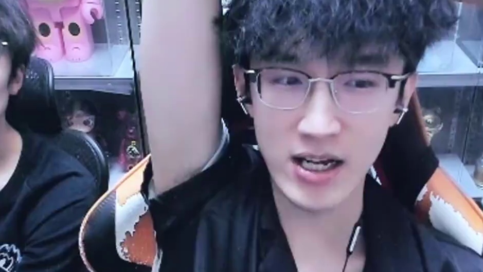 像极了班主任检查作业的样子！ #逆水寒手游 #我浮夸真的要强 #逆水寒全民制作人