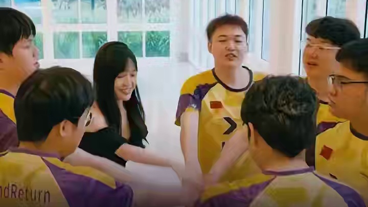 M6世界总决赛瑞士轮今日开赛，中国KBG集结加油助威！#决胜巅峰全球电竞 #决胜巅峰世界总决赛 #中