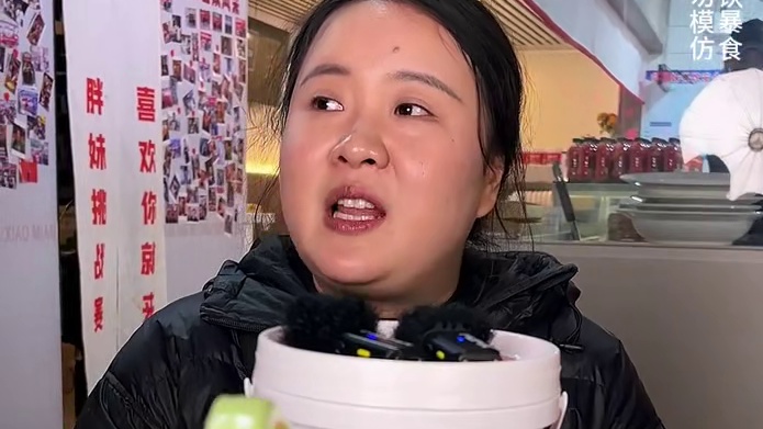 害羞的九龙坡大哥挑战来1斤面，竟然以为胖妹还有个双胞胎姐姐？#美食 #挑战 #吃面 #妈呀太香了 #