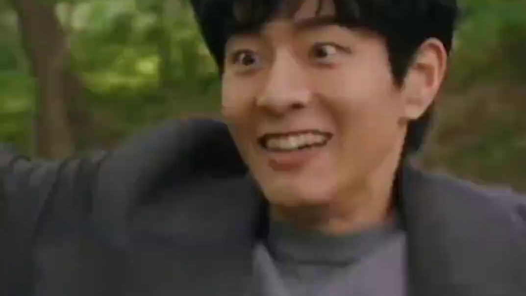 泡菜警察:哎一古～哎一古~#韩国#假发#热心市民#执法现场#韩剧