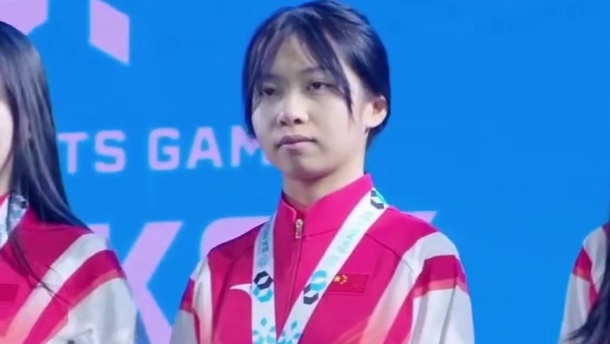 在11.25-11.27的亚洲电子体育运动会·决胜巅峰女子项目的比赛中，中国电竞健儿以饱满的精神面貌