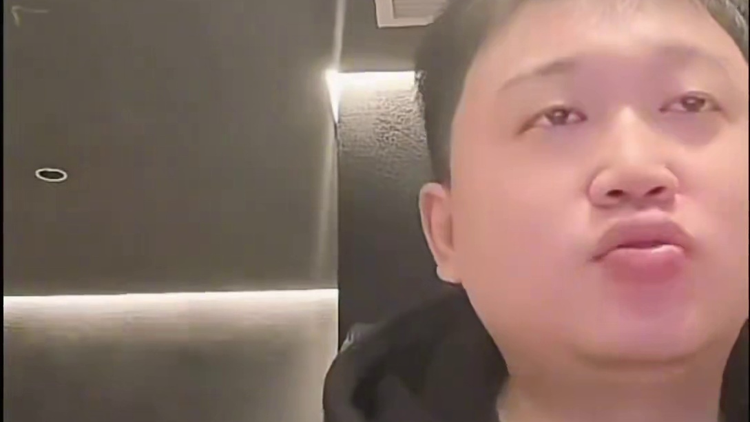 #陈伯全能王 #qq飞车 孔云峰抵达西安首场直播谈自己是否有夺冠想法以及透露职业生涯初期加入小紧凑的