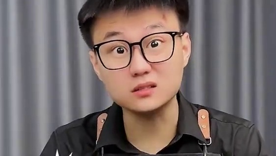 我敢说这是我吃过最硬的食物！ #工具巧克力 #测评 #试吃 #美食测评 #网红美食