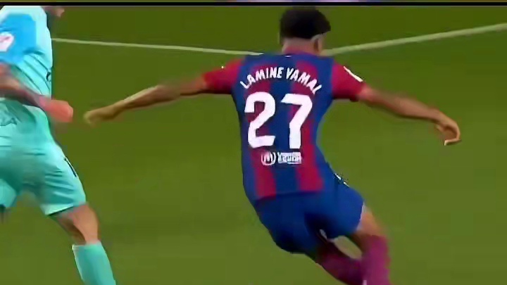 亚马尔足球赛场那些过人瞬间