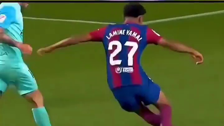 亚马尔足球赛场那些过人瞬间，真的太艺术了