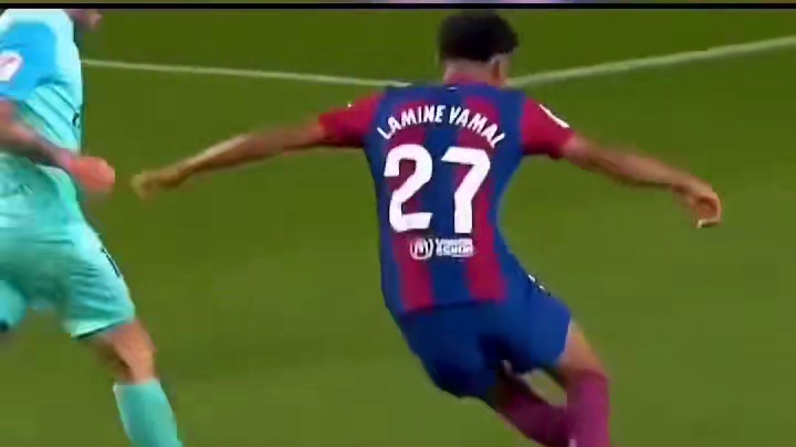 亚马尔足球赛场那些过人瞬间，真的太艺术了