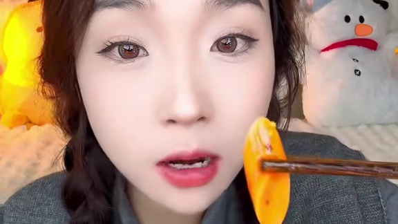 爆有料的麻辣烫！料包就有11包！煮出来黏糊糊的可好吃啦！狼牙土豆我很爱！#麻辣烫 #东北麻辣烫 #快