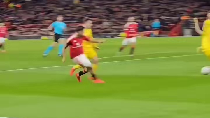 阿莫林执教首胜！曼联右路打出精彩配合！