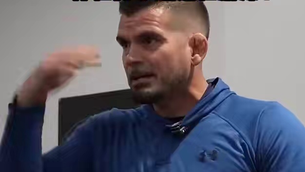 你懂得如何出拳吗？ #拳击 #自由搏击 #格斗 拳击有非常鲜明的技术特点，和游泳篮球等其它运动有明显