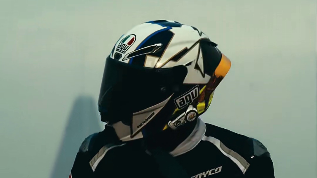 机车｜兰哈顿申请出战！丑人也是拍上了#小说里的A市在这里具象化了 #小说里的A市 #走拍慢动作 #曼