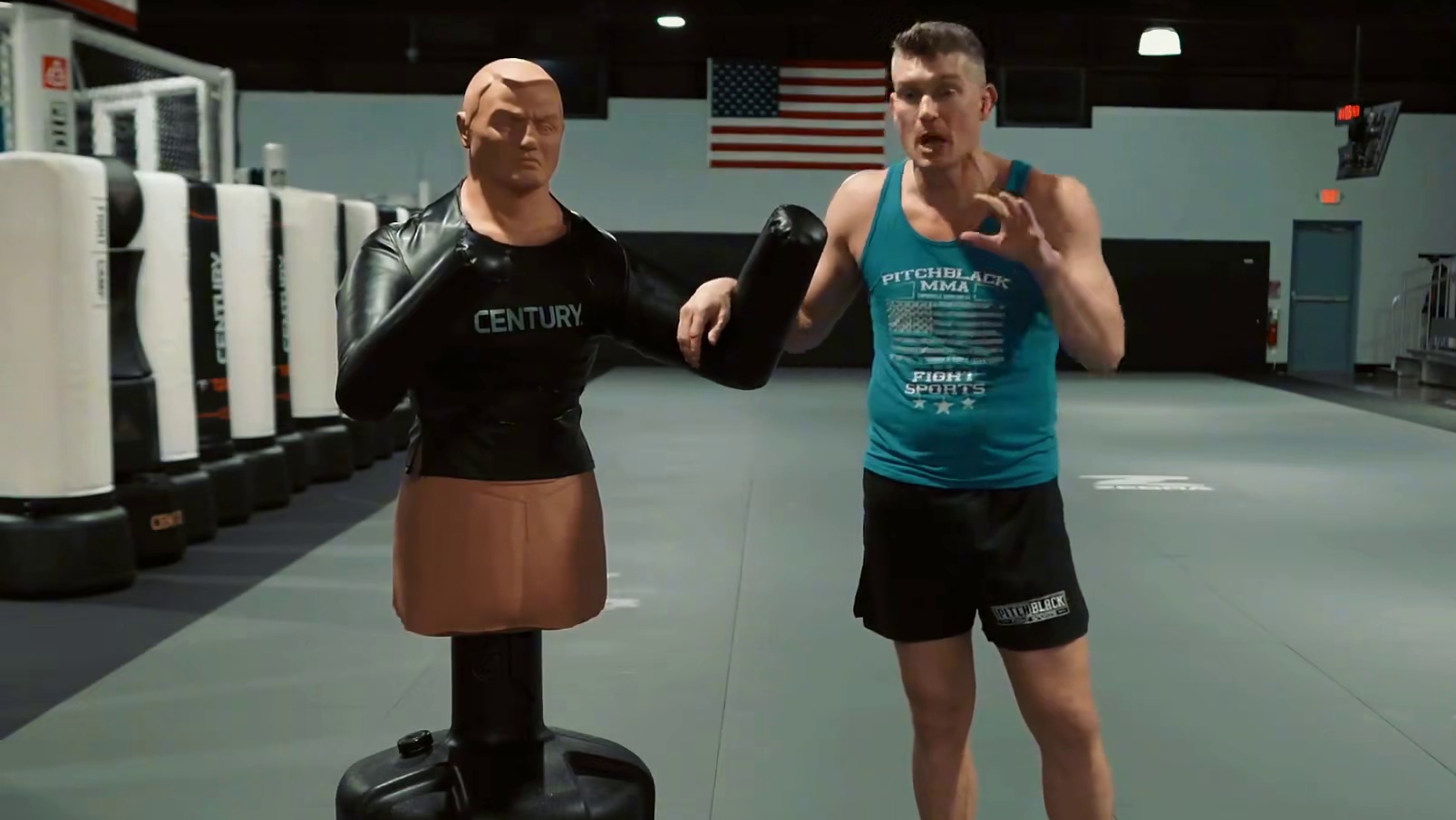 神奇汤普森教学 转身后蹬腿 