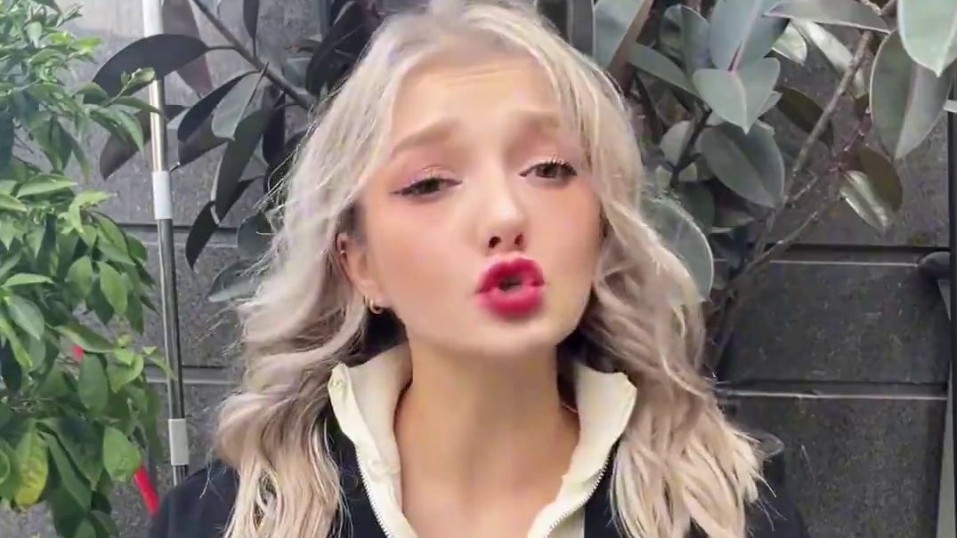 外媒的谎言最终还是抵不过中国力量 #144小时过境签 #法新社滤镜 #外国人在中国#C妹在成都