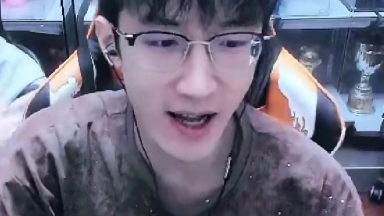 蔡哥的钱送不出去了？ 