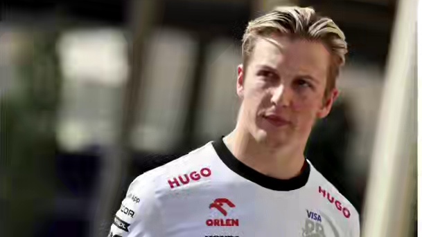 劳森称已准备好挑战维斯塔潘 利亚姆·劳森认为他已经“准备好”与马克斯·维斯塔潘正面交锋，因为有报道称