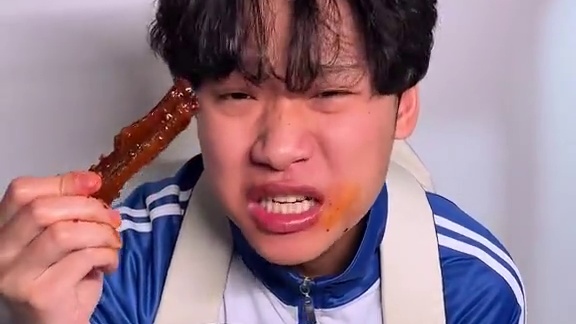 这个湖南的爆辣鸭翅中是真的好吃，又香又辣的太过瘾了#好吃到停不下来 #妈呀太香了 #无辣不欢