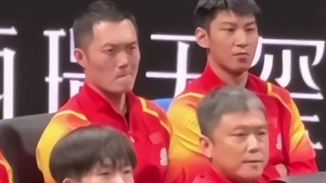 国乒8比1战胜德国，退场的孙颖莎跟观众们开心打招呼，笑得好灿烂！#看见音乐计划#配乐有奖 #孙颖莎