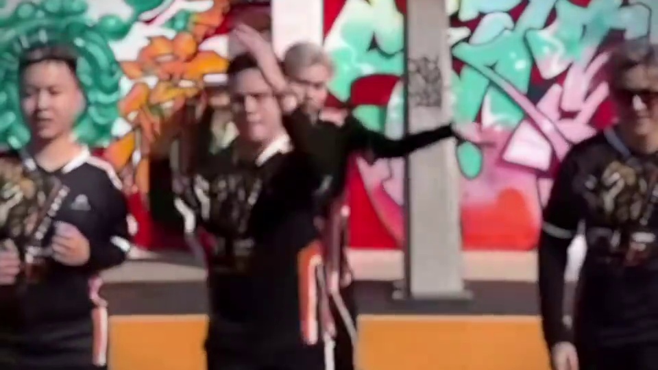 越南选手尬舞，我的评价是不如尬玮#2024CFS世界总决赛 #杭州破心竞 #2024CFS世界总决赛