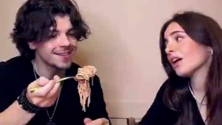 看的人心里暖暖的#吾辈楷模 #搞笑视频 #看一遍笑一遍