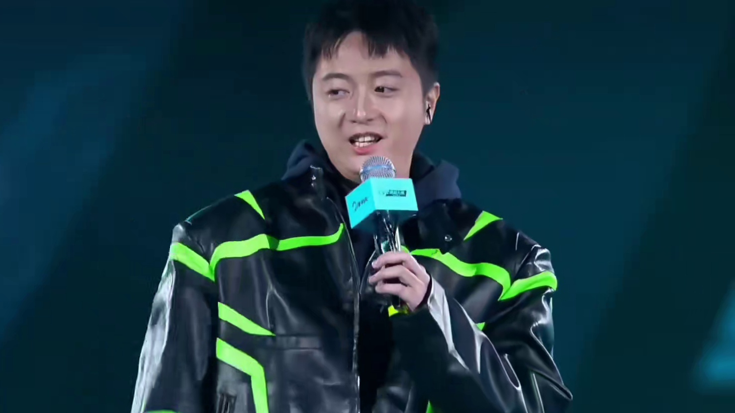 龙腾之力玩偶返场了，上线领取碎片! #穿越火线手游 #cf手游9周年 #CFM还真返场龙腾之力玩偶了