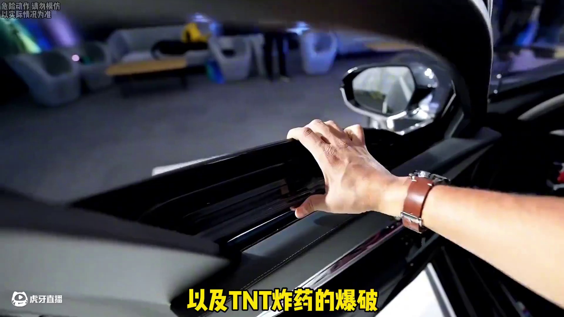 96岁的李嘉诚出门为何还是乘坐着当年的宝马七系！#李嘉诚 #宝马七系 #防弹车