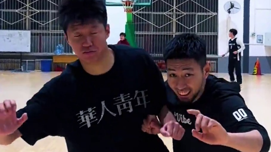 还不快让你兄弟解锁这招  不然怎么让我们这群独狼有球进攻#篮球 #篮球教学