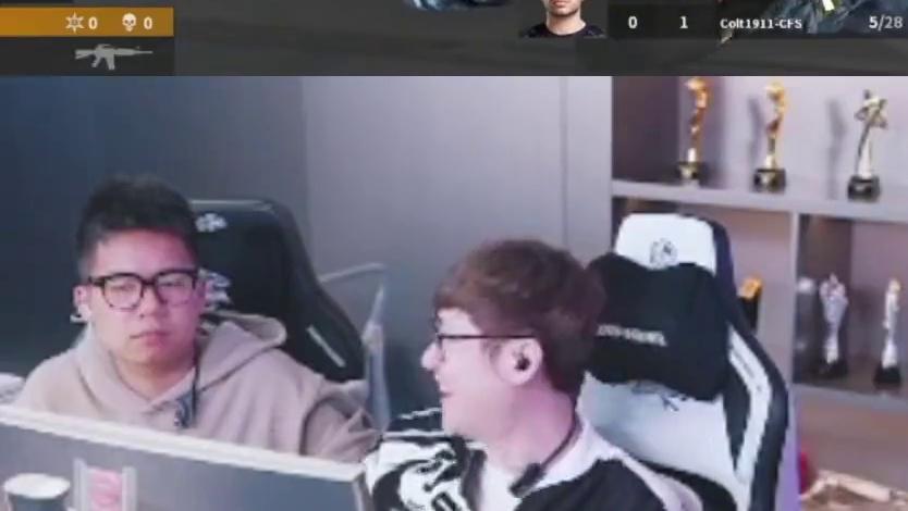 小杰陀螺式钻管道连续拿捏对手，看得老白念旧宋皇连连爆笑 #白鲨ayom #2024cfs世界总决赛 