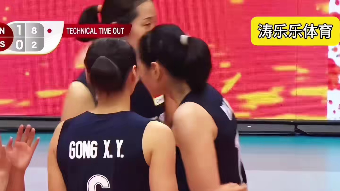 颜妮拦网直接钉地板，帕鲁贝茨一脸的难以置信，呆立当场，朱婷也惊叹不已。#中国女排 #颜妮 #女排#朱