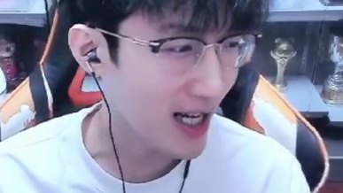 战犯名场面，蔡哥要给帮众报班？ 