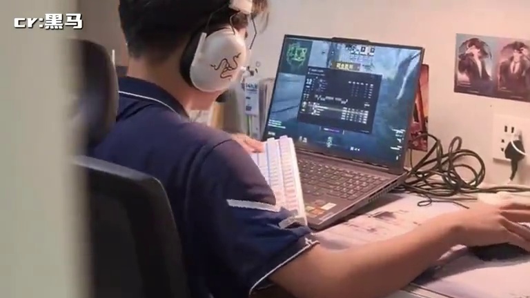 “叔是听劝了，现在轮到大家不高兴了” #游戏 #steam游戏 #万万没想到 #CSGO