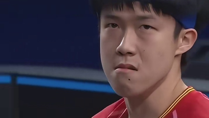 王楚钦这是发生什么了 一脸沉重