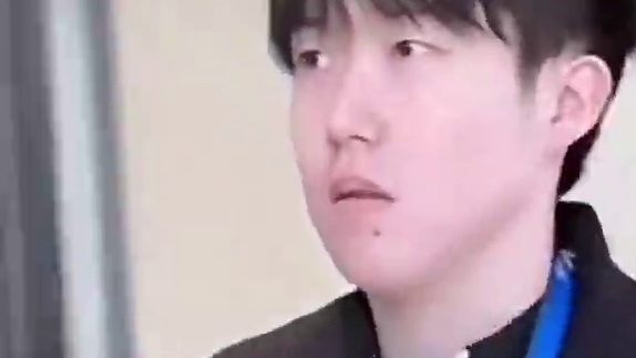 12.11 黑色统治区的楚钦，帅就完事了！都没好好休息，又出发下一个赛场，每一个运动员都值得我们尊重