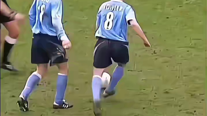 足球赛场那些高智商任意球默契配合！真的太艺术了 #dou来足球季 #足球的魅力