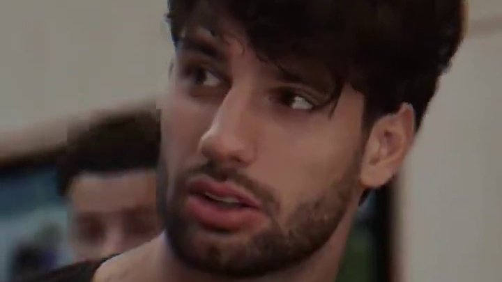 “这位更是帅得没边”#索博斯洛伊