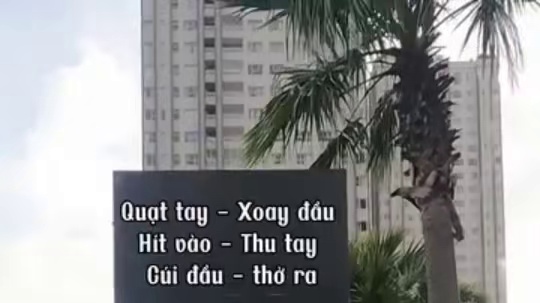自由泳高肘抱水四个步骤演示‍♀️轻松get到游泳划手技巧 #游泳技巧 #爱游泳 #自由泳 #高肘抱水