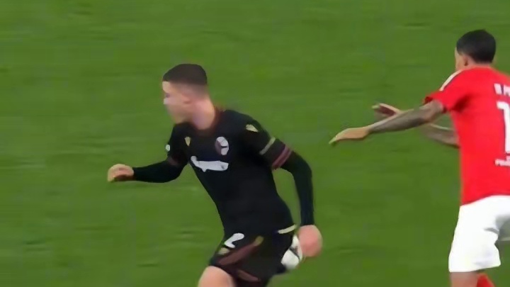 这状态太好了！36岁迪马利亚连停带穿裆过人后送出精彩妙传！